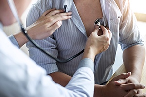 Man undergoing heart health checkup